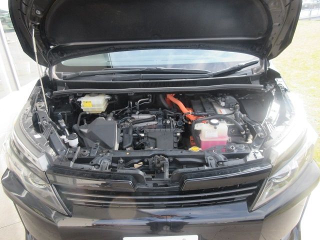 Toyota VOXY HYBRID 2014-10 194529-27