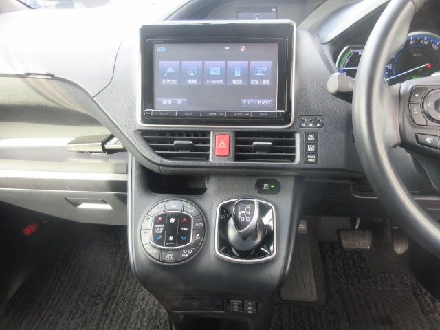 Toyota VOXY HYBRID 2014-10 194529-12