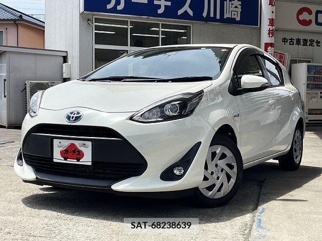 Toyota AQUA 2017-08 329747-0