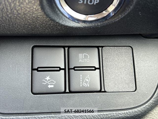 Toyota SIENTA 2018-01 368201-26