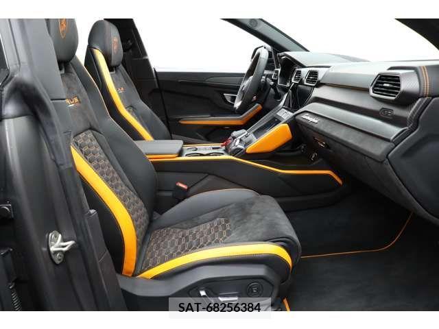 Lamborghini URUS 2022-03 222389-12