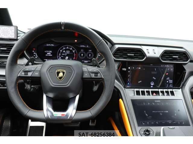 Lamborghini URUS 2022-03 222389-5