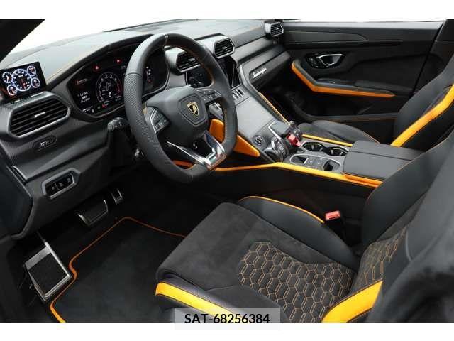 Lamborghini URUS 2022-03 222389-2