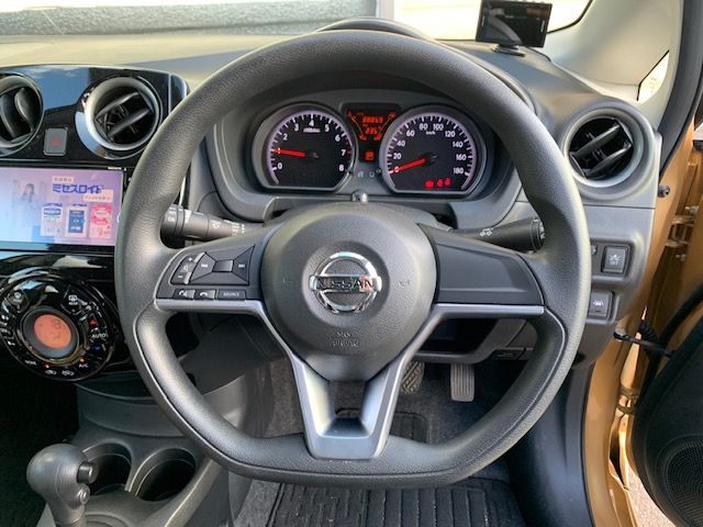 Nissan NOTE 2017-04 24673-1