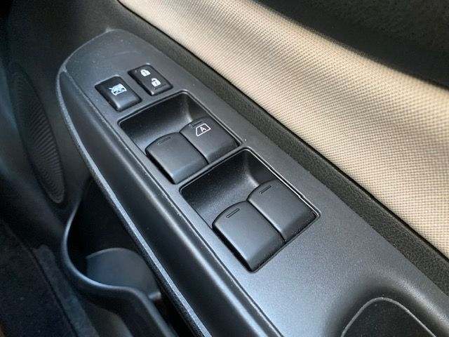 Nissan NOTE 2017-04 24673-21
