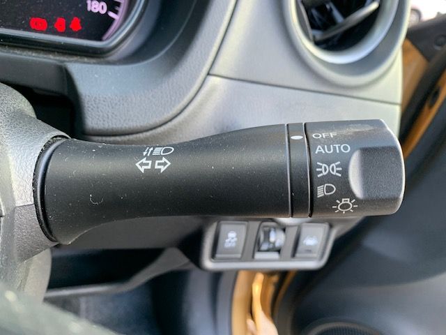 Nissan NOTE 2017-04 24673-20