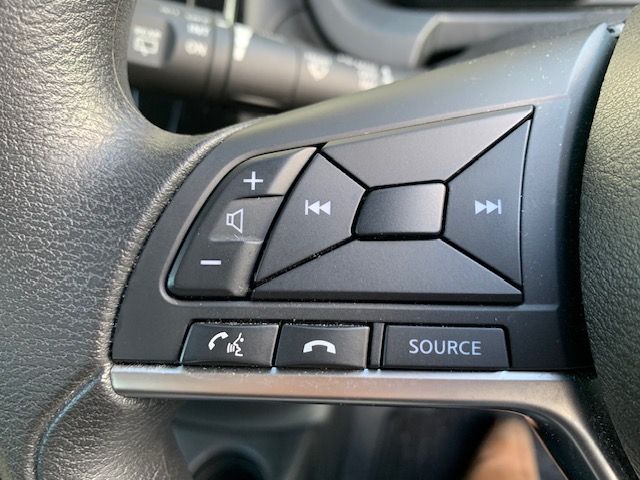 Nissan NOTE 2017-04 24673-15
