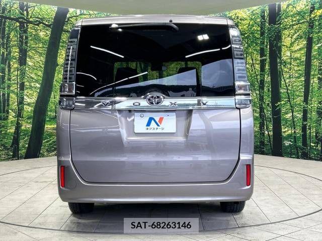 Toyota VOXY 2017-09 331022-16