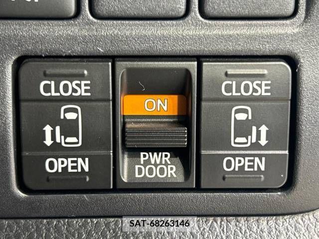 Toyota VOXY 2017-09 331022-5
