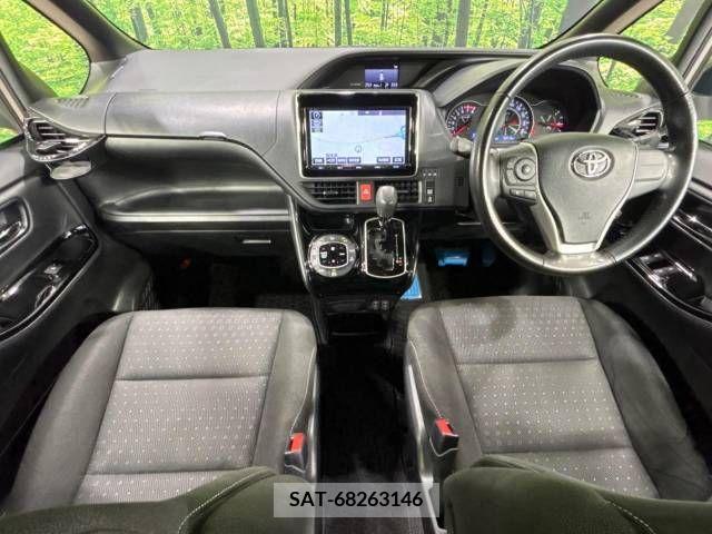 Toyota VOXY 2017-09 331022-1
