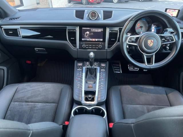 Porsche MACAN 2017-03 192559-1
