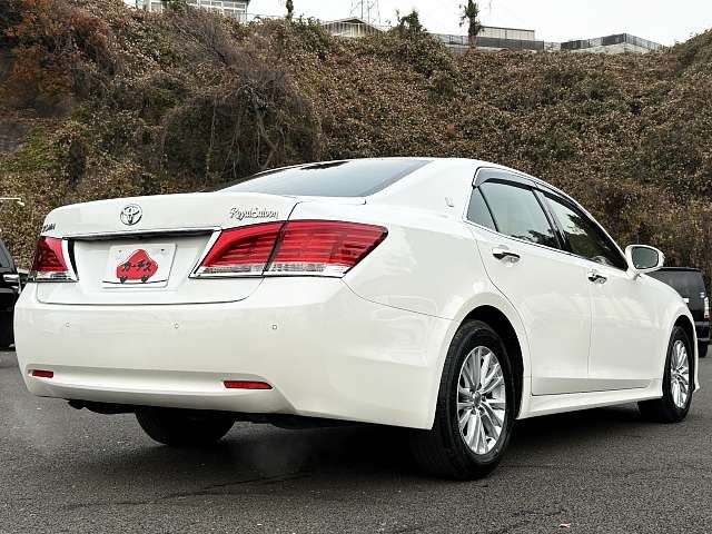 Toyota CROWN SEDAN 2017-08 194845-2