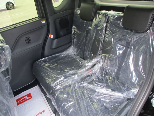 Daihatsu TANTO CUSTOM 2023-11 184452-5