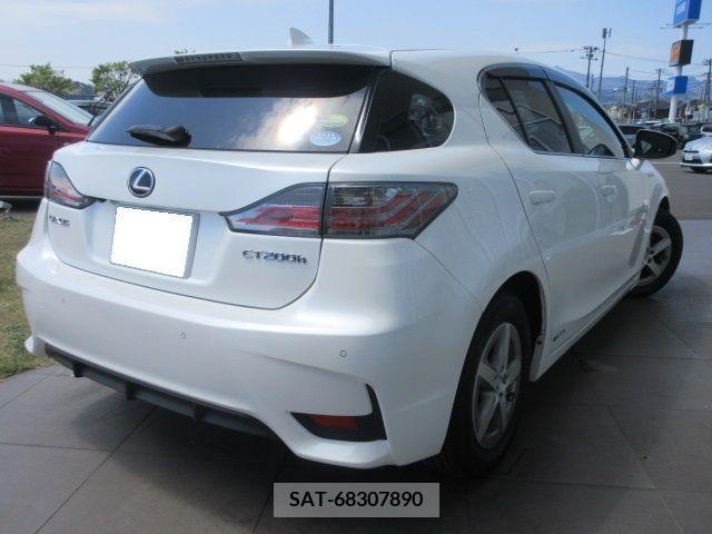 Lexus CT 2017-03 275181-1