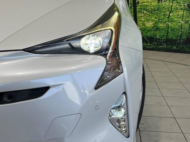 Toyota PRIUS 2016-10 10568-12