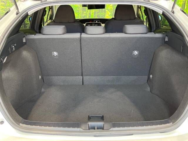 Toyota PRIUS 2016-10 10568-10