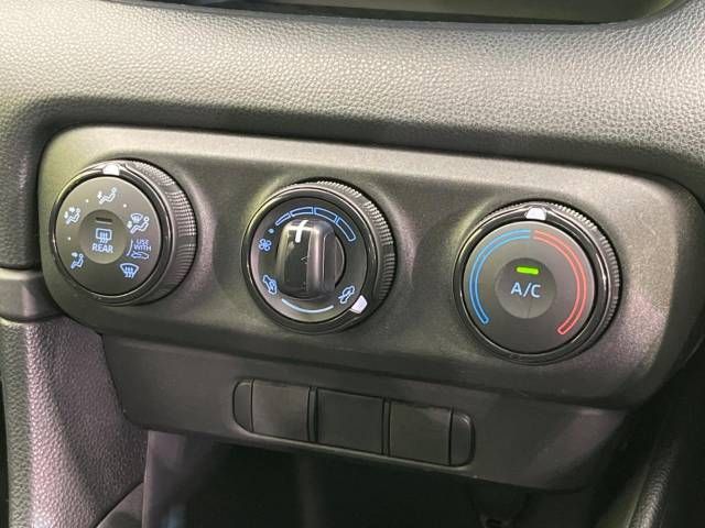 Toyota YARIS 2023-04 185163-5