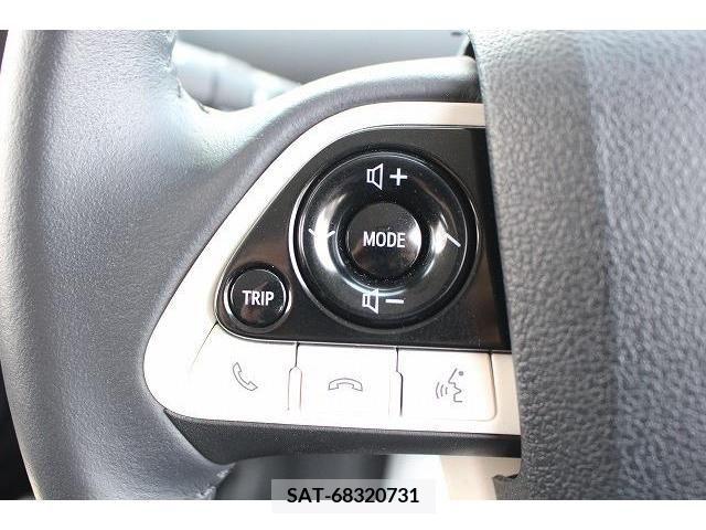 Toyota PRIUS PHV 2017-05 351478-5