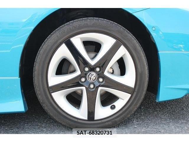 Toyota PRIUS PHV 2017-05 351478-13