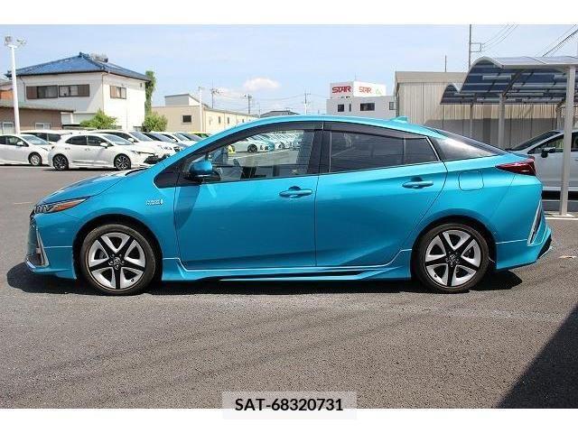 Toyota PRIUS PHV 2017-05 351478-10