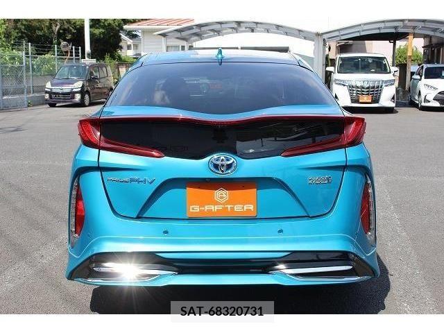 Toyota PRIUS PHV 2017-05 351478-9