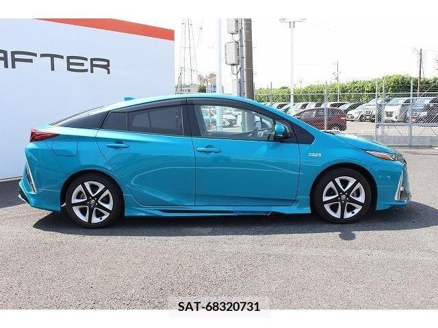 Toyota PRIUS PHV 2017-05 351478-8