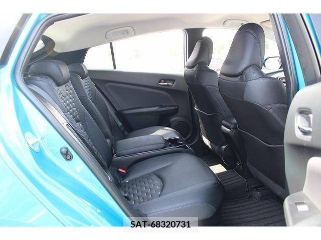 Toyota PRIUS PHV 2017-05 351478-16