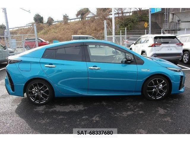Toyota PRIUS PHV 2017-12 206595-6