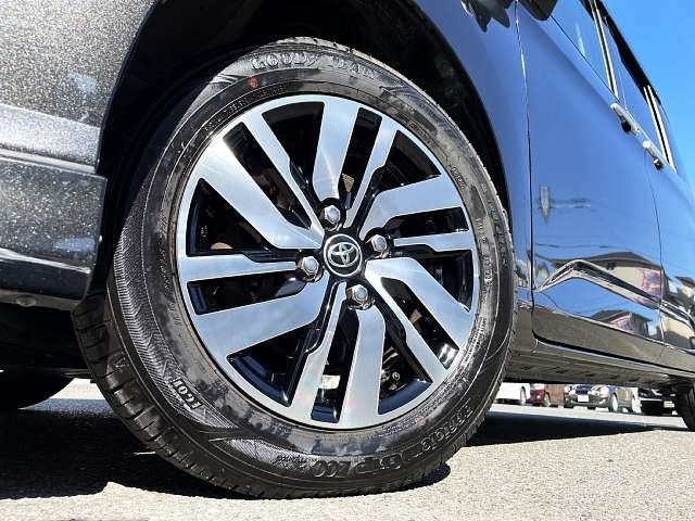 Toyota ROOMY 2018-08 23895-3