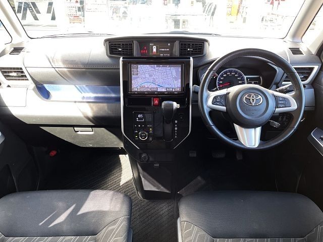 Toyota ROOMY 2018-08 23895-1