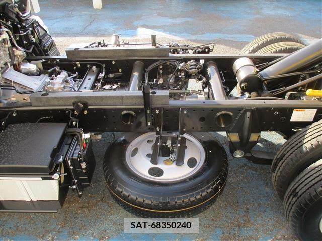 Mitsubishi CANTER 2023-12 207109-8