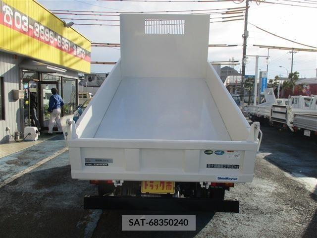 Mitsubishi CANTER 2023-12 207109-5
