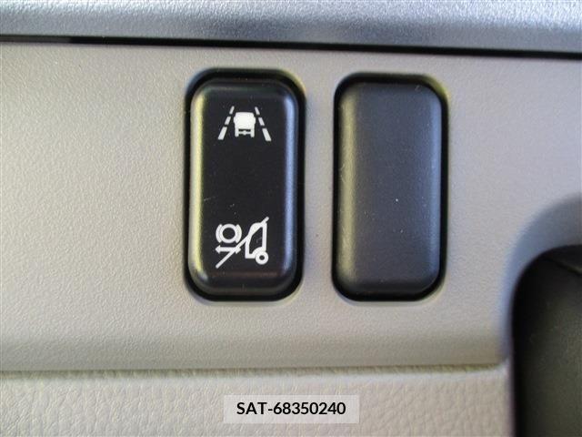 Mitsubishi CANTER 2023-12 207109-20