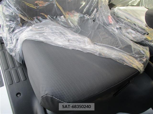 Mitsubishi CANTER 2023-12 207109-15