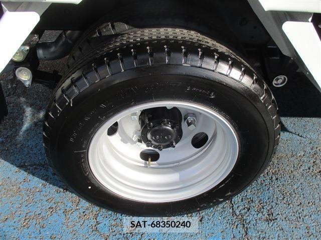 Mitsubishi CANTER 2023-12 207109-18