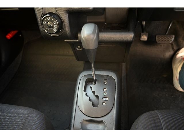 Toyota SUCCEED VAN 2017-11 26805-17