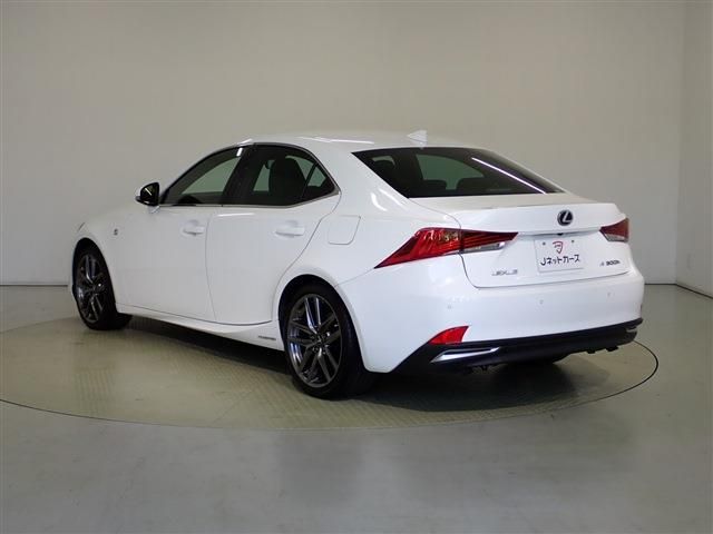 Lexus IS 2019-10 16543-6