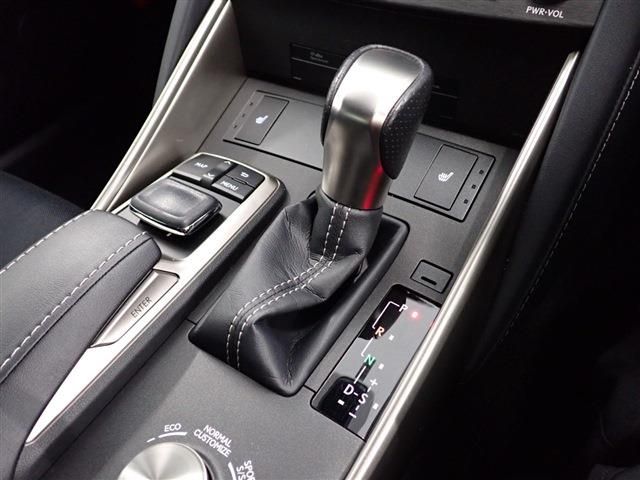 Lexus IS 2019-10 16543-15