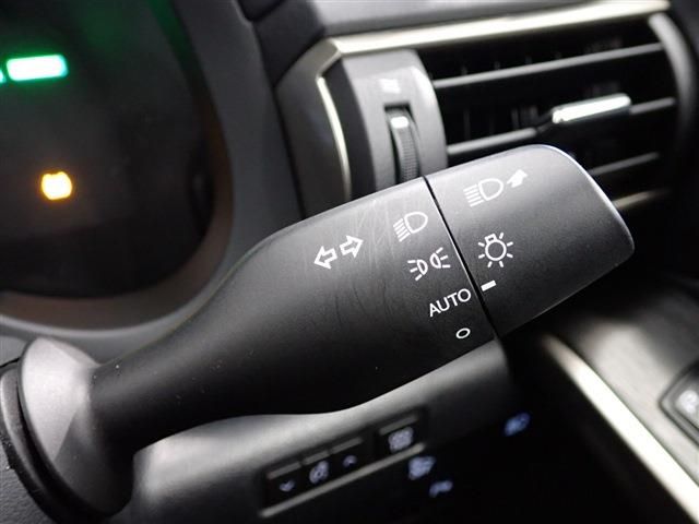 Lexus IS 2019-10 16543-21