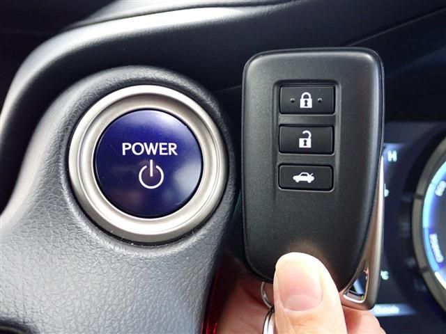 Lexus IS 2019-10 16543-9
