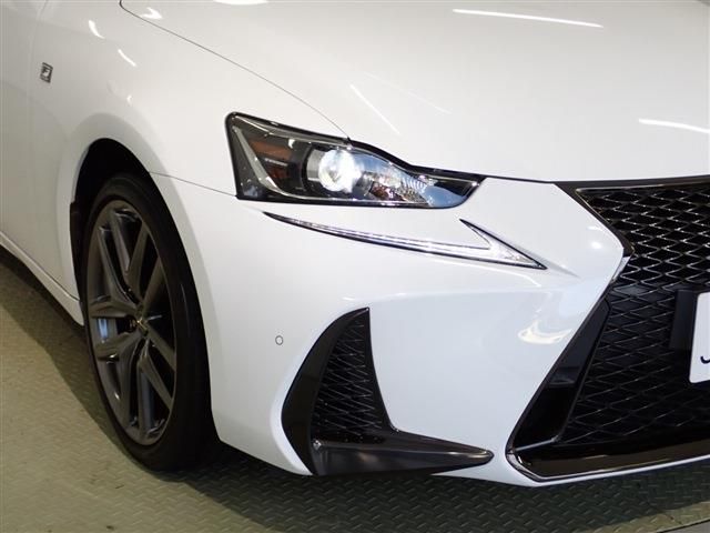 Lexus IS 2019-10 16543-8