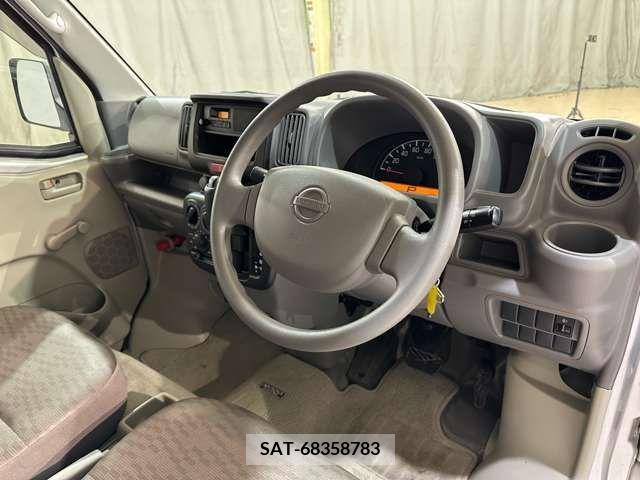 Nissan CLIPPER 2015-03 302158-12