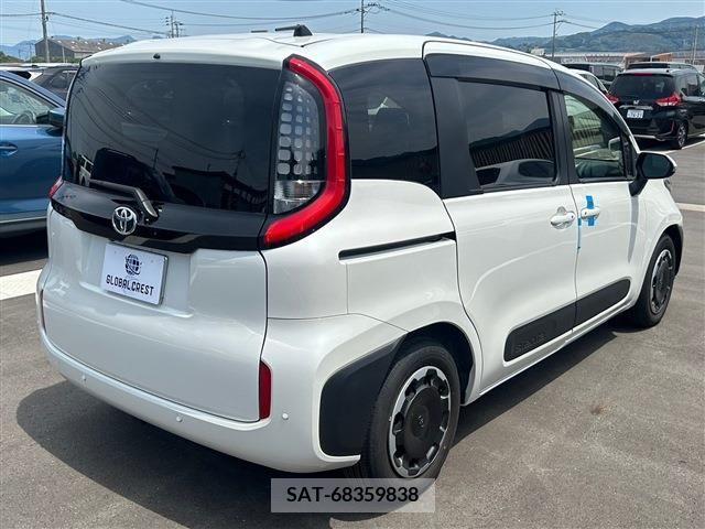 Toyota SIENTA 2022-09 298379-2
