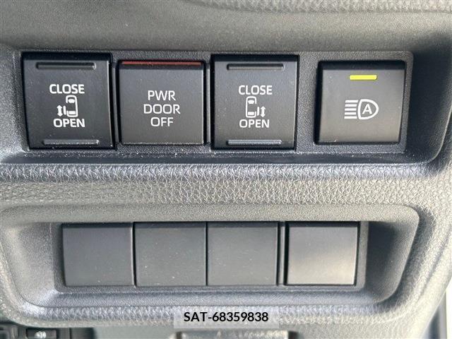 Toyota SIENTA 2022-09 298379-19