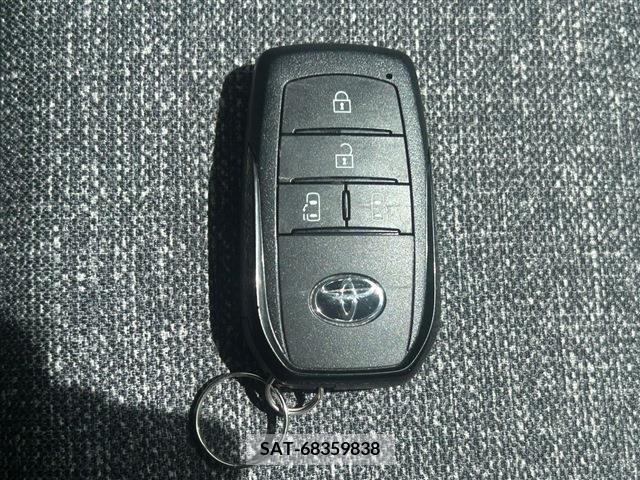 Toyota SIENTA 2022-09 298379-24