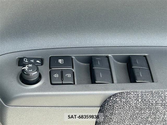 Toyota SIENTA 2022-09 298379-21