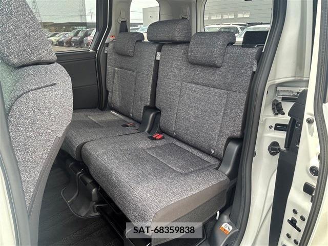Toyota SIENTA 2022-09 298379-7