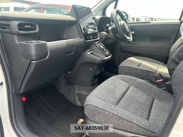 Toyota SIENTA 2022-09 298379-5