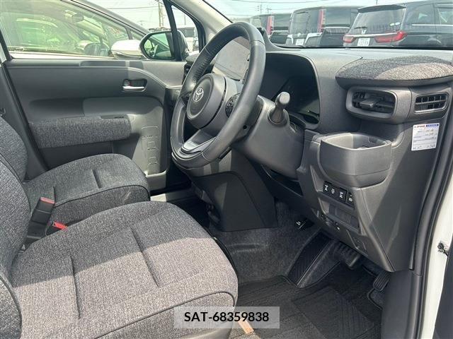 Toyota SIENTA 2022-09 298379-4