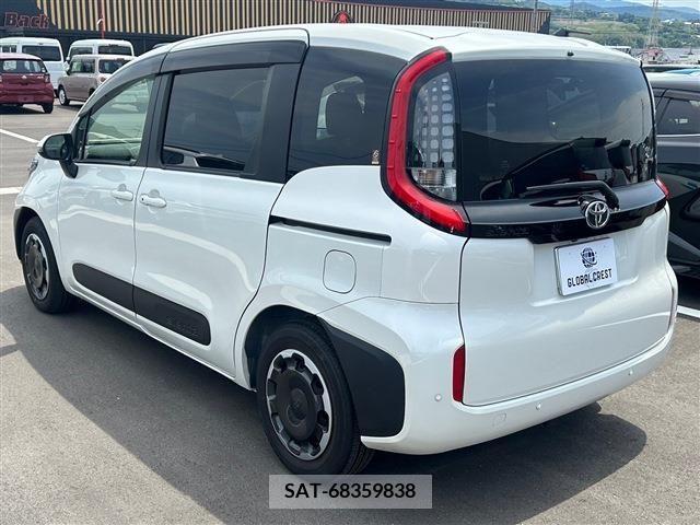 Toyota SIENTA 2022-09 298379-3
